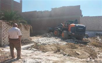 «الجيزة» تزيل ٢٩ حالة بناء مخالف وتعدي على الأراضي الزراعية بالمراكز والأحياء 