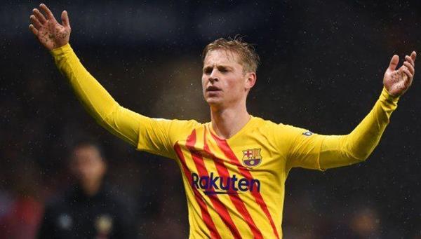 دي يونج «الحل المؤلم» أمام برشلونة لتسجيل لاعبيه الجدد