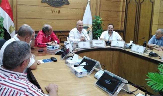 رئيس جامعة بنها يتابع خطط إنشاء المشروعات موجهاً بزيادة سرعة التنفيذ