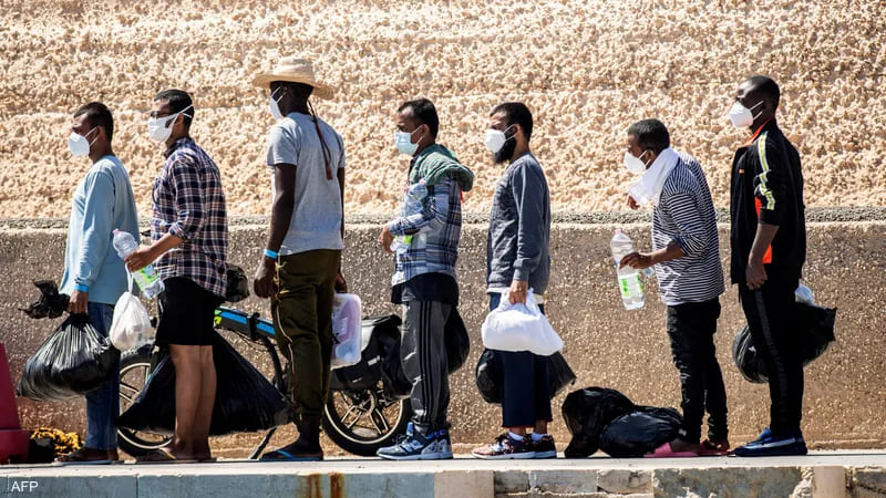 وصول أكثر من ألف مهاجر إلى إيطاليا