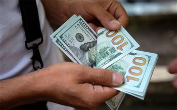   استقرار أسعار الدولار مقابل الجنيه المصري في بداية التعاملات الأسبوعية