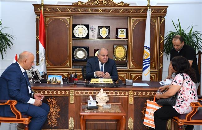 «الداودي» يواصل استقبال 108 مواطن بمكتبه لبحث شكواهم بقنا