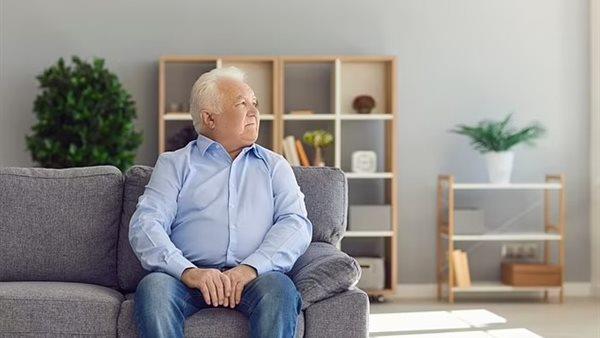 دراسة علمية: التفكير الذاتي يُقلل خطر إصابة المسنين بالزهايمر