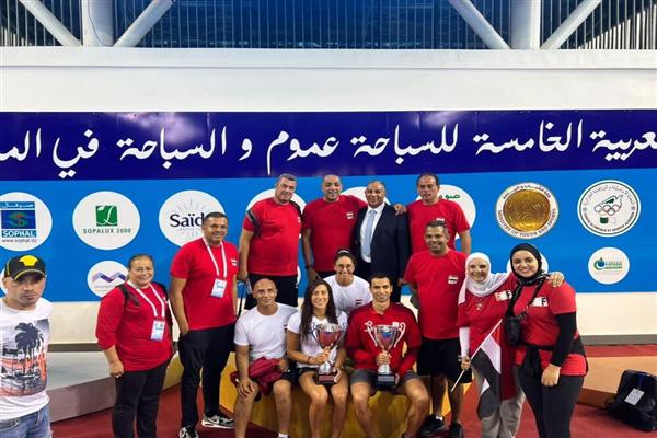 وزير الرياضة يهنئ اتحاد السباحة بنتائج المنتخب الوطني في البطولة العربية بالجزائر