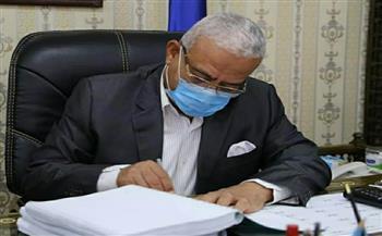 محافظ السويس يقرر تخفيض درجات القبول بالصف الأول الثانوي العام والخاص