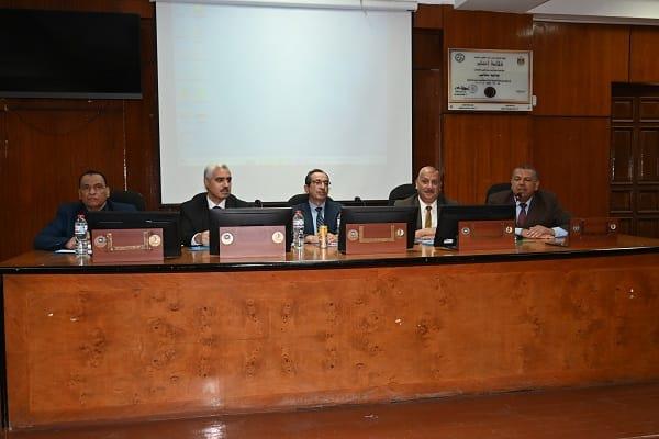 رئيس جامعة الفيوم يفتتح دورة إعداد المعلم الجامعي الرابعة والأربعين