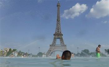    فرنسا تفتح حمامات السباحة للمواطنين مجانا