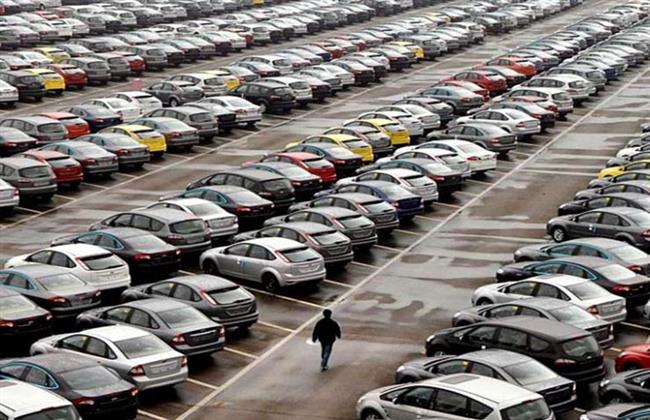 خبير اقتصادي ينصح بتأجيل شراء السيارات والأجهزة الكهربائية: الأسعار ستنخفض