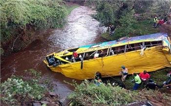   مصرع 30 شخصا في سقوط حافلة بنهر في كينيا 
