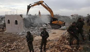   الاحتلال الإسرائيلي يسلم 9 مواطنين إخطارات بالهدم غرب بيت لحم