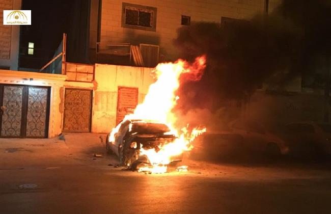 نجاة قائد سيارة من الموت بعد احتراقها أعلى كوبري أكتوبر  