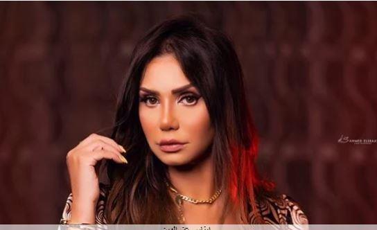 إيناس عزالدين تخطف الأنظار برشاقتها