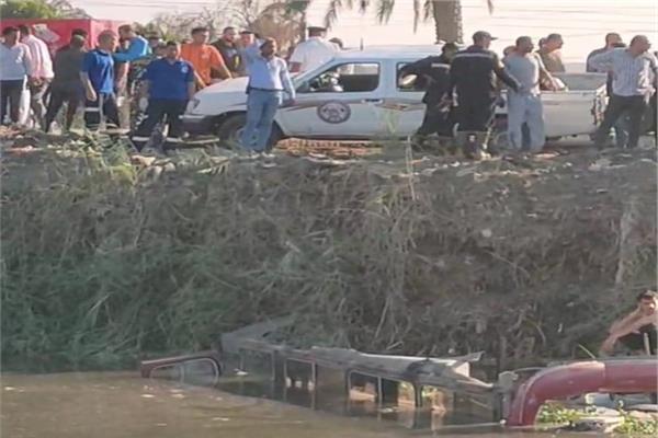 التحقيق في سقوط ميني باص في ترعة المريوطية بالبدرشين