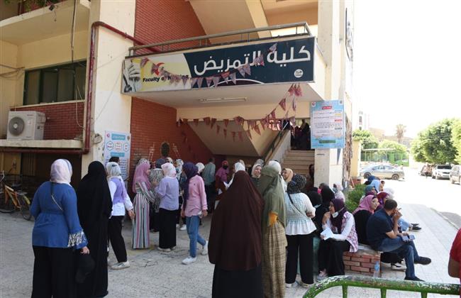 في يومها الأول.. 176 طالب يتقدمون لأداء اختبارات القدرات بتمريض سوهاج 