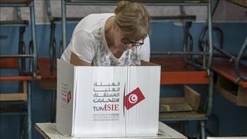   هيئة الانتخابات بتونس: عملية تجميع نتائج الاستفتاء على الدستور الجديد تمت طبقًا للقوانين