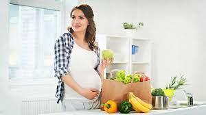   الوجبات السريعة قبل الحمل تؤثر على حليب الأم