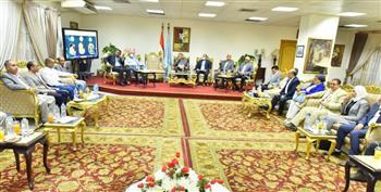 محافظ أسيوط يواصل لقاءاته الدورية بأعضاء مجلسي النواب والشيوخ