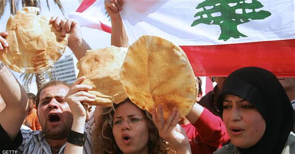 أزمة الخبز تتفاقم في لبنان.. نقص كبير بالقمح وطوابير طويلة على الأفران