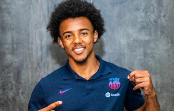 كوندي يصل مستشفى برشلونة للفحص الطبي