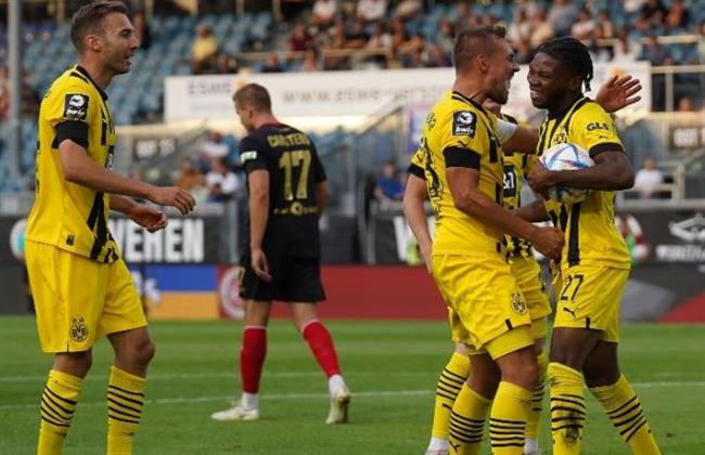 دورتموند يسابق الزمن لتعويض هالاند وهالر