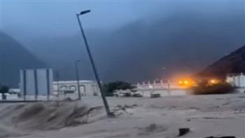   الإمارات.. السيول تخلّف 7 قتلى واستمرار عمليات الإجلاء