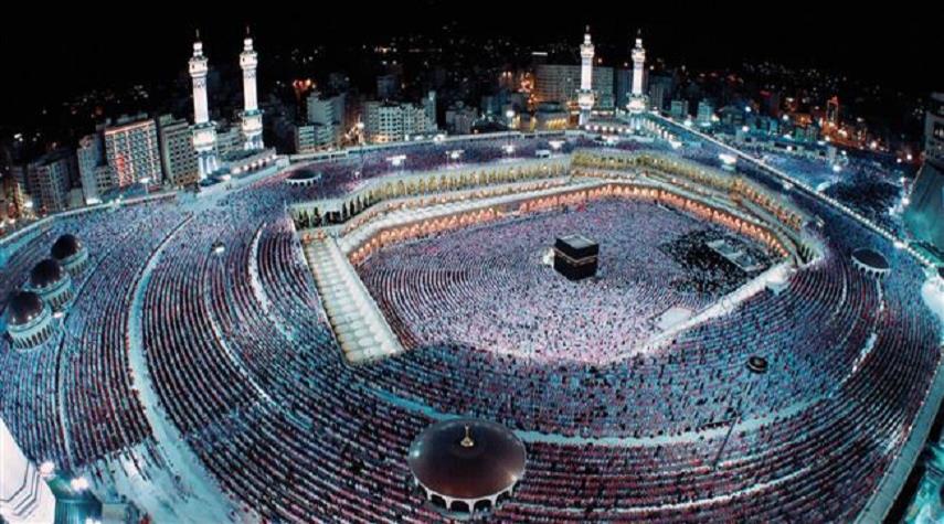 وكالة الخدمات والشؤون الميدانية تسخر 11 روبوتًا للتعقيم داخل المسجد الحرام