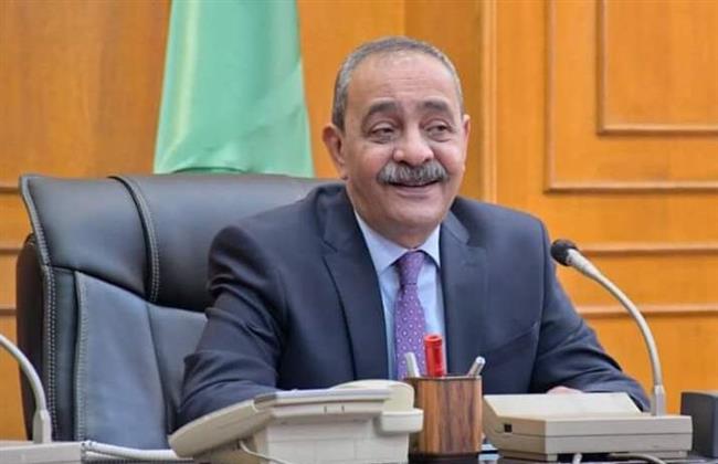 «بشارة» يُهنِّئ أوائل الجمهورية في الدبلومات الفنية من أبناء الإسماعيلية 