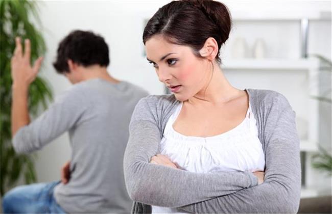 10 أفعال تكشف صدق مشاعر شريكك