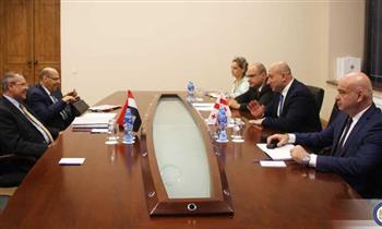   مساعد وزير الخارجية يعقد جلسة مشاورات سياسية أثناء زيارته لجورجيا