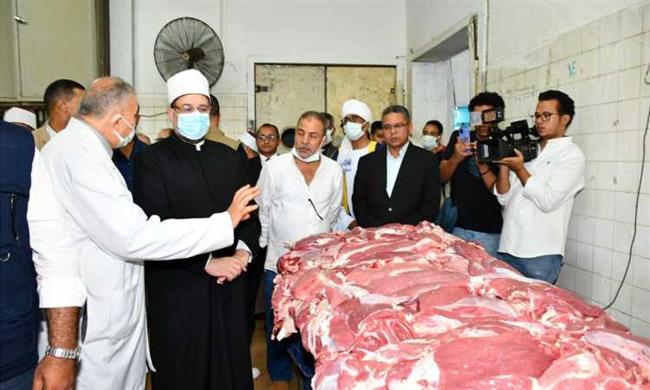 اليوم.. الأوقاف توزع 9 أطنان لحوم أضاحى فى هذه المحافظات