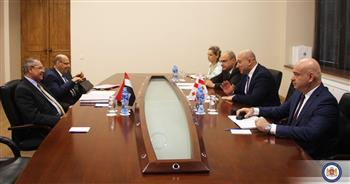   مساعد وزير الخارجية للشئون الأوروبية يعقد جلسة مشاورات سياسية أثناء زيارته إلى جورجيا