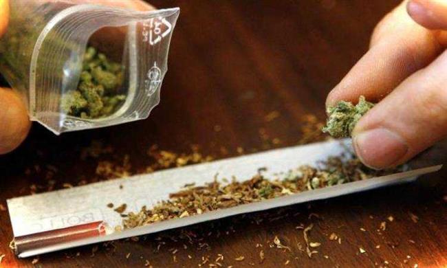 حبس أشهر «ديلر» لترويج الأستروكس فى السلام