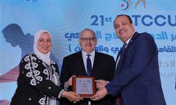 رئيس جامعة القاهرة يفتتح مؤتمر العلاج الطبيعي
