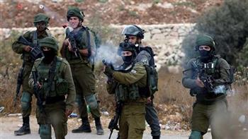  الاحتلال الإسرائيلي يصيب فلسطينيين بالاختناق ويستولى على تسجيلات كاميرات المراقبة غرب جنين