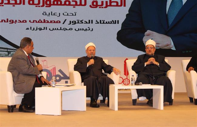 مفتي الجمهورية: الرئيس السيسي أول رئيس مهموم بقضية تجديد الخطاب الديني