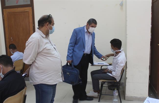 لجنة من الأعلى للجامعات تتفقد اختبارات القدرات بكليات جامعة جنوب الوادي  
