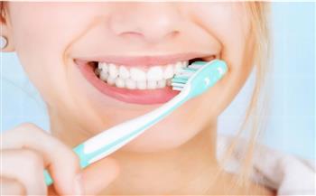   دراسة توضح العلاقة بين تنظيف الأسنان بالفرشاة وطول العمر