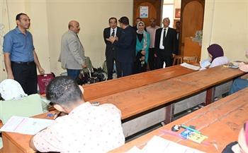 رئيس جامعة الفيوم يتفقد اختبارات القدرات بكليتي التربية النوعية والتربية الرياضية