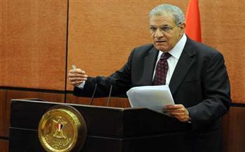 «محلب»: «لولا مشروعات الطرق والكباري لتحولت العاصمة لشلل تام»