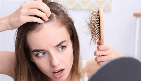 تعرفى على أسباب تساقط الشعر وطرق الوقاية منه