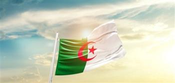   الجزائر تحي ستينية الاستقلال باحتفالات واستعراض عسكري ضخم