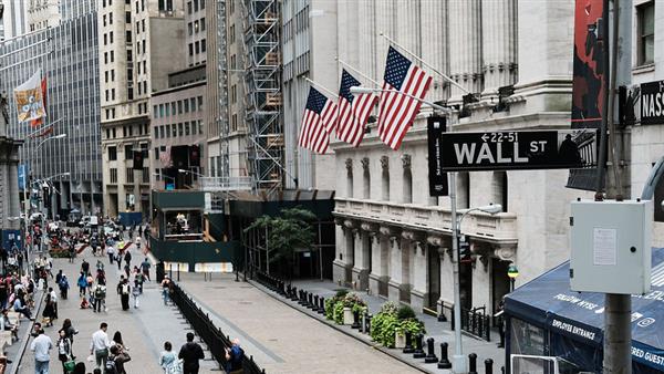 استطلاع يظهر تزايد أعداد الأسر الأمريكية التي تتعرض للضغوط الاقتصادية