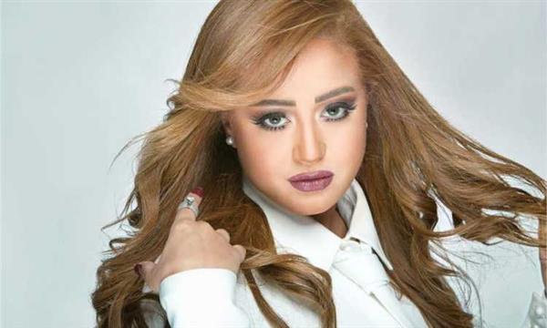 ريهام عبد الحكيم تعلن وفاة والدتها