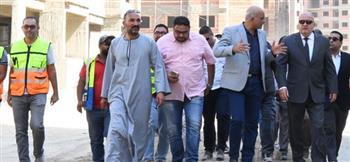 محافظ قنا يتفقد المجمع العمراني الجديد ضمن مشروع تطوير عواصم المحافظات