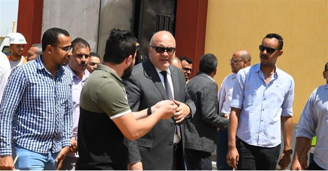 محافظ قنا يتفقد مشروع ترفيق المنطقة الصناعية بكلاحين 