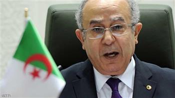   وزير الخارجية الجزائري يؤكد أهمية تعزيز دور منظمة التعاون الاسلامي 