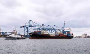   تداول 27 سفينة حاويات وبضائع عامة بميناء دمياط