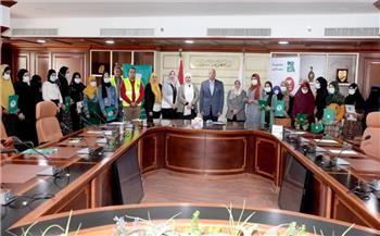 محافظ بني سويف يشهد ختام دورة إرشاد أسري لـ 100 فتاة من المقبلات على الزواج
