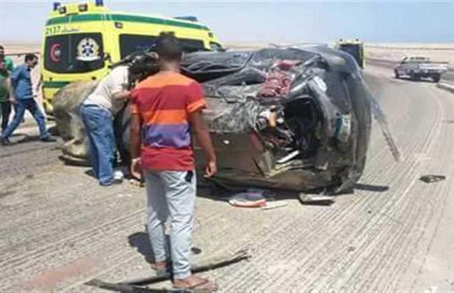 مصرع 3 أشخاص وإصابة 5 آخرين فى انقلاب ميكروباص بأسيوط 