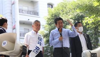   توقعات بوفاة رئيس وزراء اليابان السابق عقب تعرضه لرصاصتين بالصدر